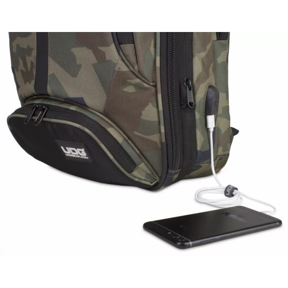 UDG U9108BC/OR Ultimate Backpack Slim Black Camo Orange Inside
