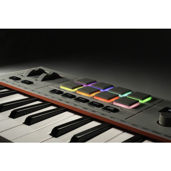 Akai Pro MPK mini plus II