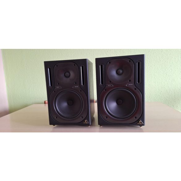 Használt Behringer B2030P TRUTH Hangfalpár