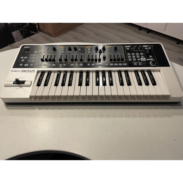 Használt Roland GAIA SH-01 szintetizátor