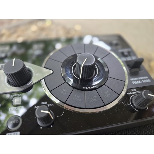 Használt Pioneer DJ RMX-1000 + UDG Hordtáska